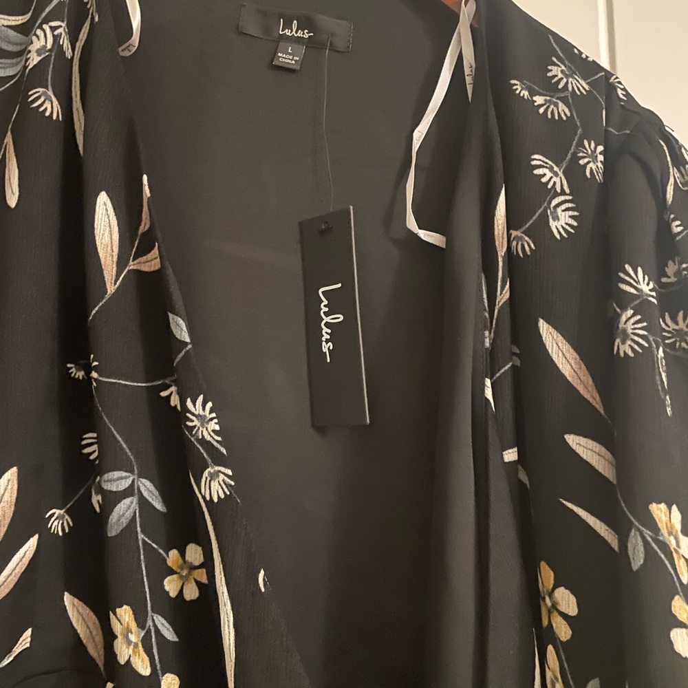 Wild Winds Black Floral Print High-Low Wrap Dress - Picture 5 of 9